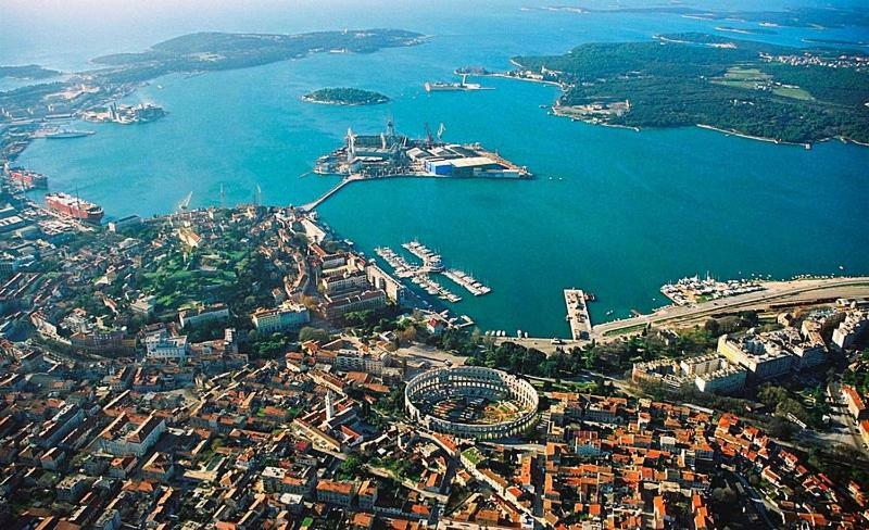 Apartman Adriatic Pula Exterior foto